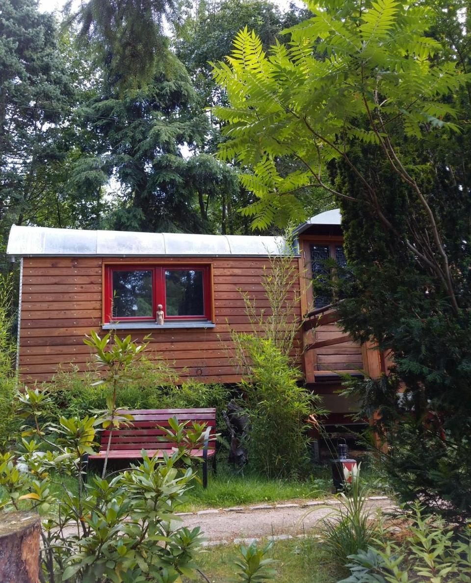 Zirkuswagen Im Gruenen Hotel Quickborn  Exterior photo